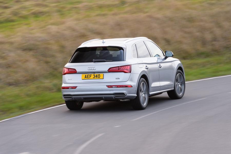  Audi Q5 TFSI Quattro S-Line 2017 года  (UK) (фото 16 из 40)